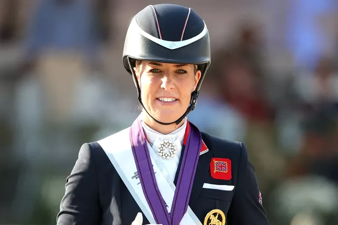 Charlotte Dujardin suspendată după apariția unui videoclip în care lovește un cal FOTO FRISO GENTSCH