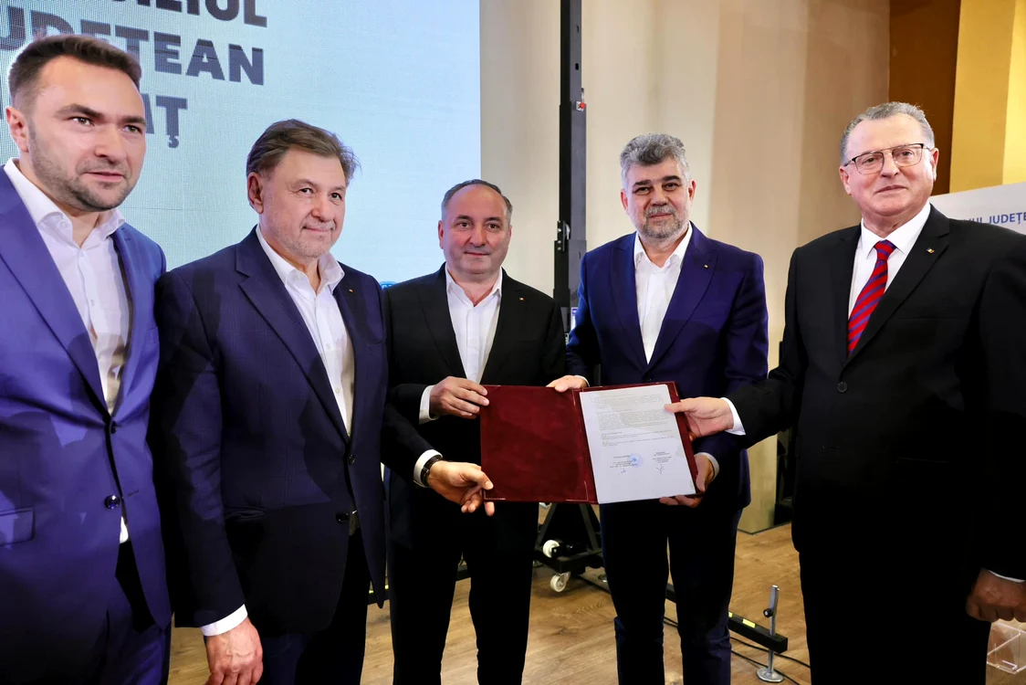 Contractul pentru noul spital a fost semnat vineri FOTO: Facebook