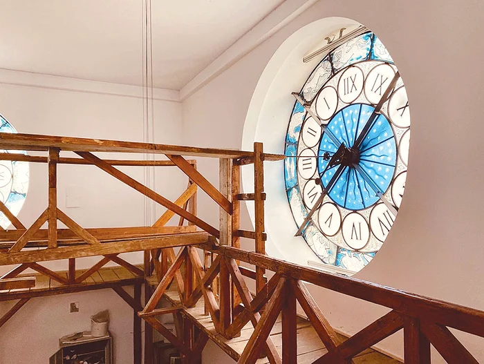 Cadranele ceasului din turn. Foto: “Weekend Adevărul”