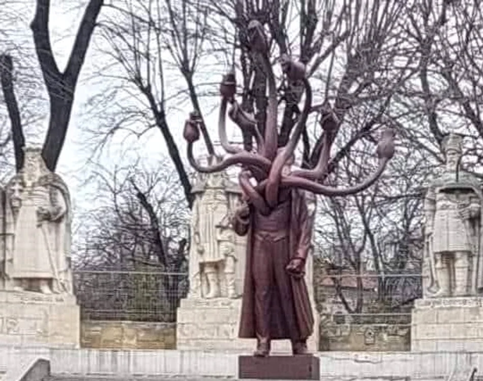 Statuie Iași SURSĂ FOTO Facebook