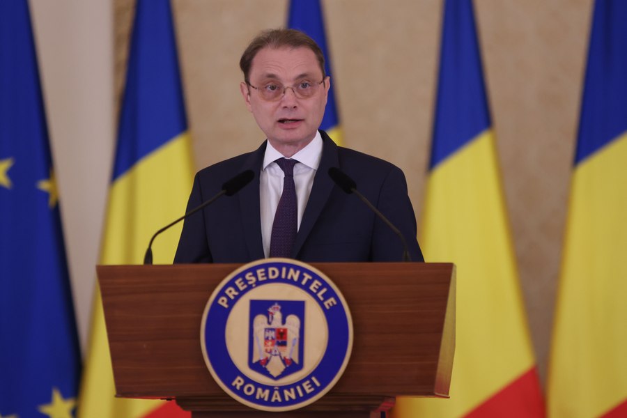 Cu cine negociază luni premierul desemnat Luca Niculescu Victor Ponta și grupul suveranist PACE-Întâi România, pe lista întâlnirilor