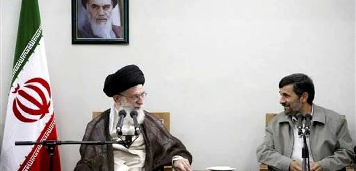 Ayatollahul Khamanei, liderul suprem al Iranului, si presedintele Mahmoud Ahmadinejad