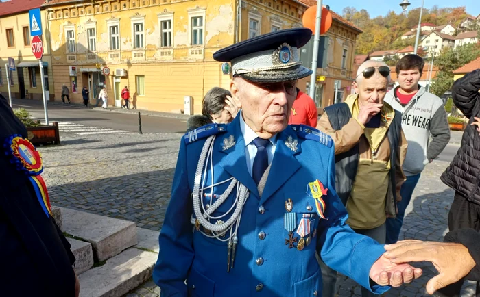 Colonel (r) Gheorghe Andrieș, un veteran de război în vârstă de 98 de ani FOTO Ioan Buciumar