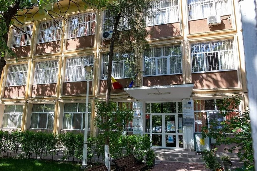 Acuzații grave la un colegiu din Galați. Părinții reclamă abuzul unei învățătoare: „Îi dădea cu pixul în cap“