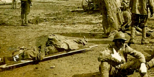 Răniţi la spitalul militar din Pufeşti - Primul Război Mondial Sursa arhivelenationale.ro