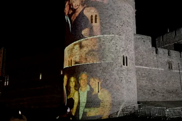 Imagini proiectate pe Castelul Windsor. FOTO Captură YouTube Forbes