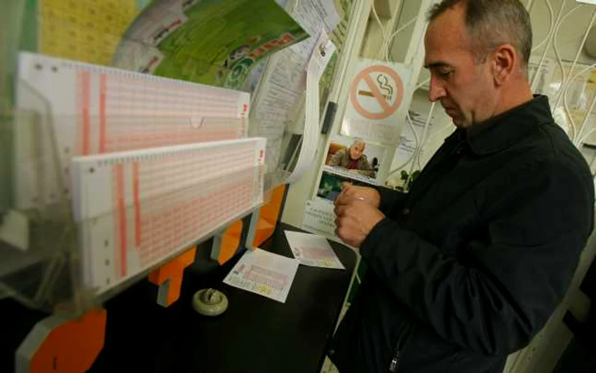 Joi au loc noi extrageri loto FOTO Adevărul