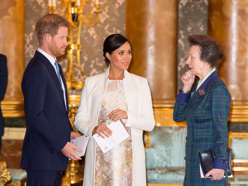 
    Ducesa de Sussex aproape că dispare din cadruFoto: Getty  