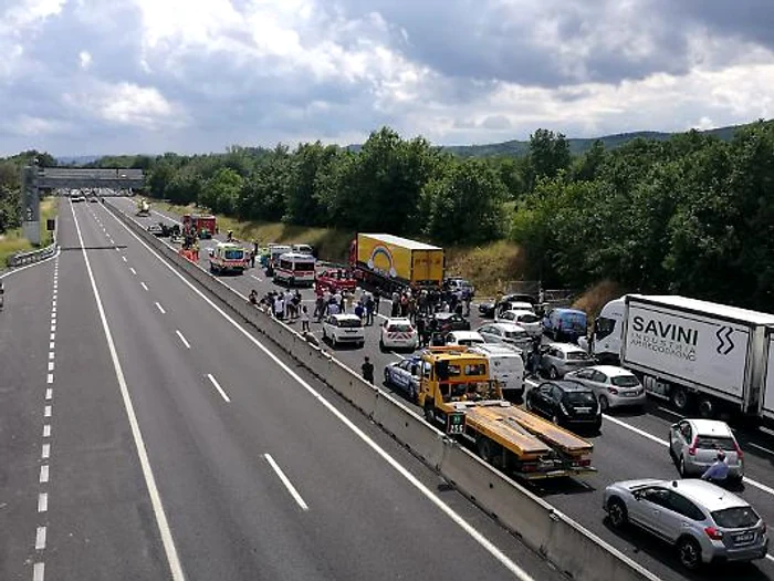 Locul accidentului arată ca după un război