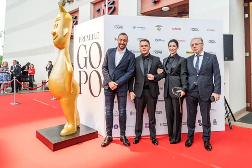 Jesus del Cerro și Codin Maticiuc, împreună cu soția sa, Ana Pandeli, și tatăl său, Ion Maticiuc, la Premiile GOPO 2024. FOTO: Adrian Holerga, Gopo