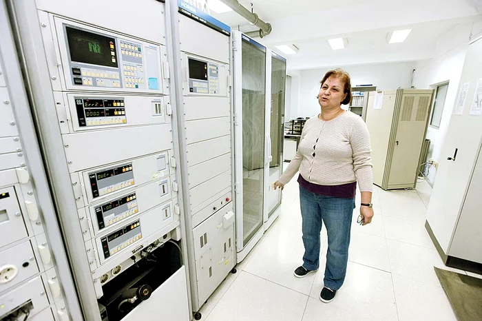 Amestecul de noxe şi aer  ajunge în acest aparat, unde  se stabilesc valorile reale  ale gazelor rezultate