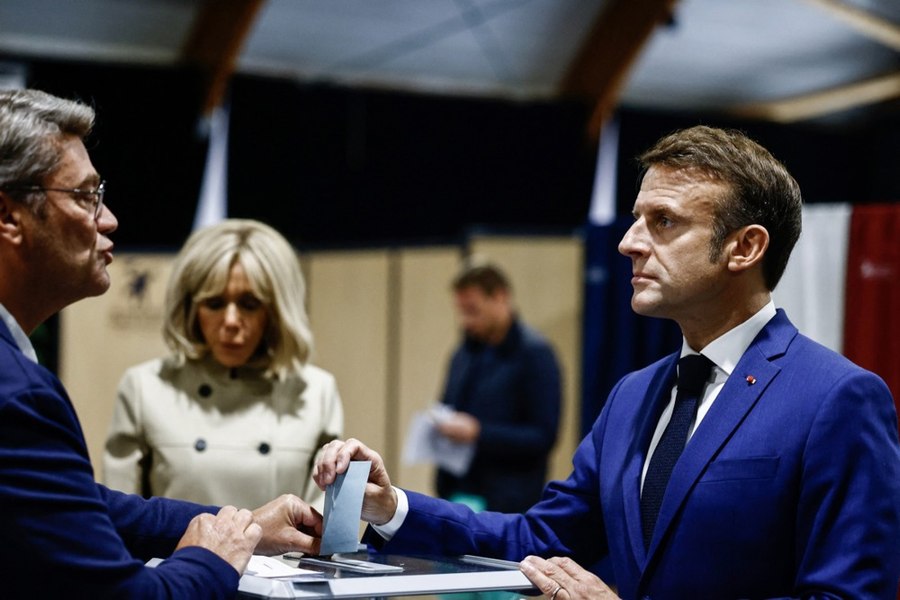 Scenariile pentru al doilea tur și ce urmează după ce extrema dreapta a ieșit pe primul loc în alegerile legislative din Franța