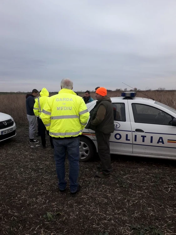 Controlul Gărzii de Mediu pe terenul agricol de lângă Liebling FOTO Facebook/Garda Naţională de Mediu
