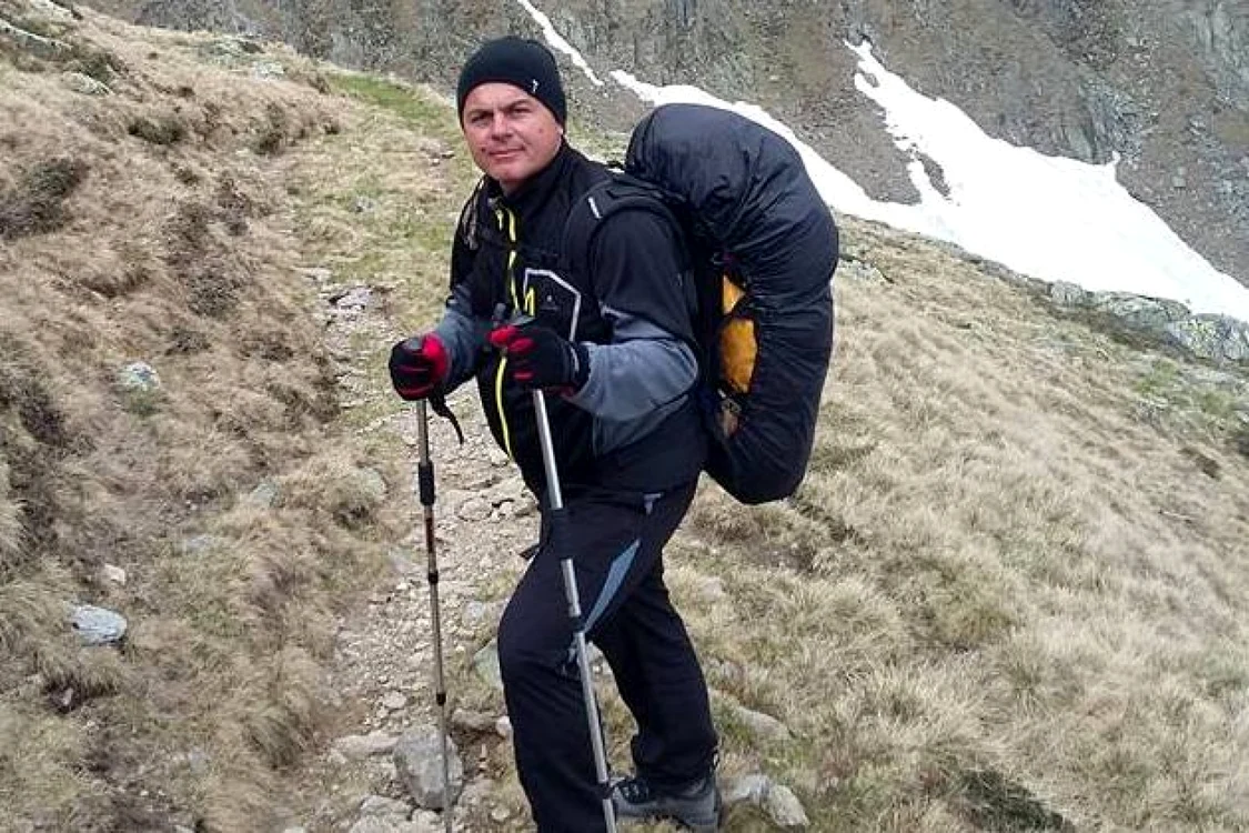 Florin Boartă este poliţist rutier la Feteşti, iar în timpul liber un împătimit al muntelui FOTO Arhivă personală
