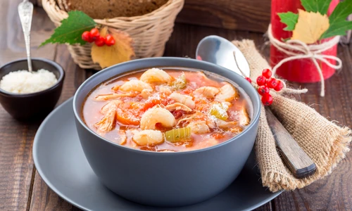 Ciorba de curcan cu paste  Sursa foto shutterstock 1523045117 jpg