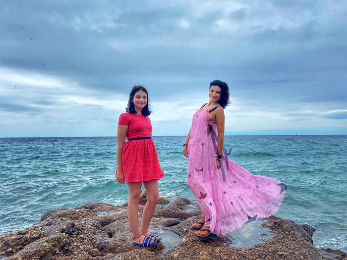 Ioana Ginghină e în Grecia împreună cu fetița ei, Ruxandra