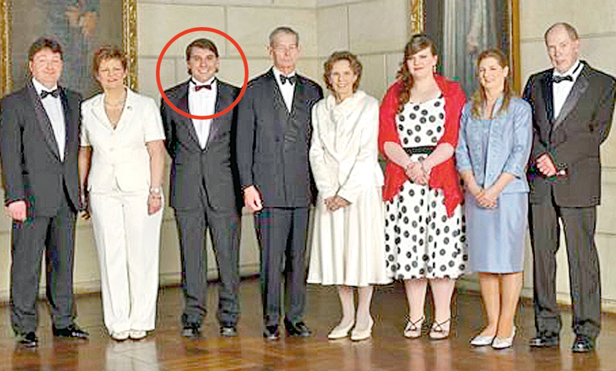 Principele Nicolae, între mama și bunicul său