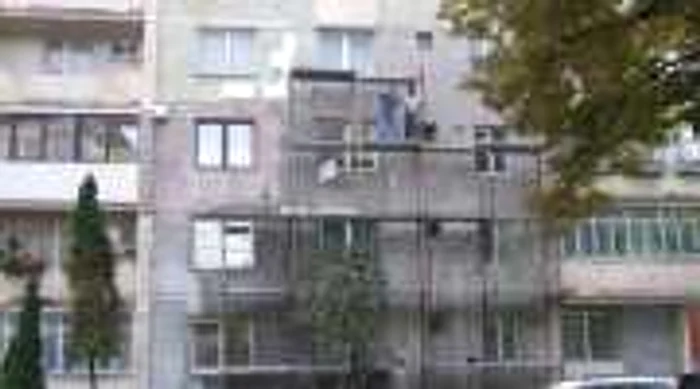 Lucrările pentru izolarea blocurilor sunt urgentate de apropierea iernii