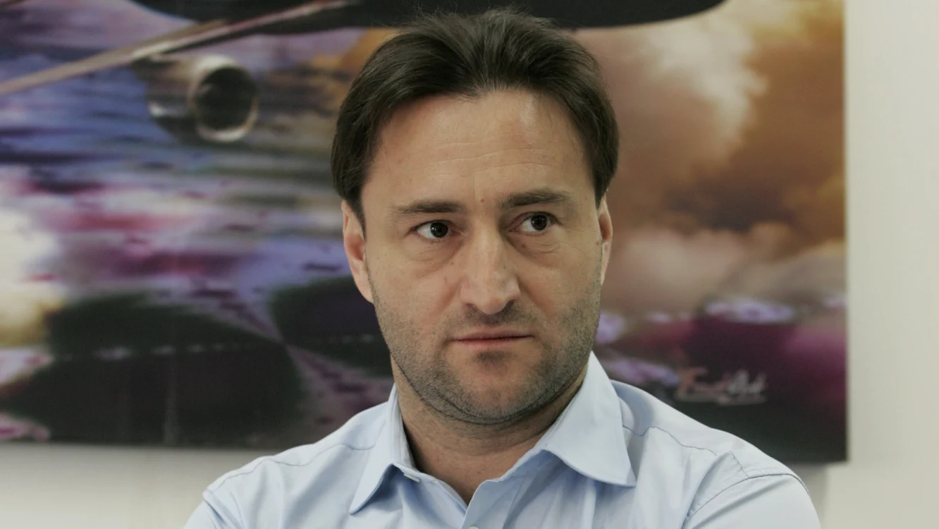 
    Nelu Iordache a ieșit din arestul la domiciliu ca să-și ia noul buletin   