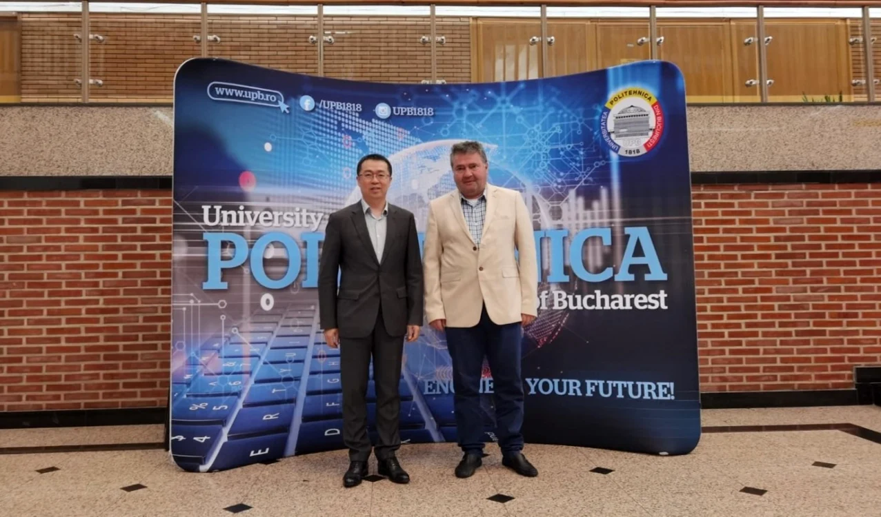 George Zhang CEO Huawei România şi Tudor Prisecaru
Preşedintele Senatului UPB.