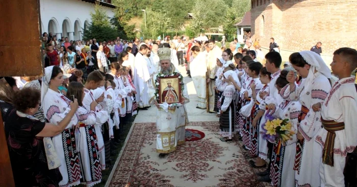 Mănăstirea Cârlomăneşti FOTO Costel Crângan