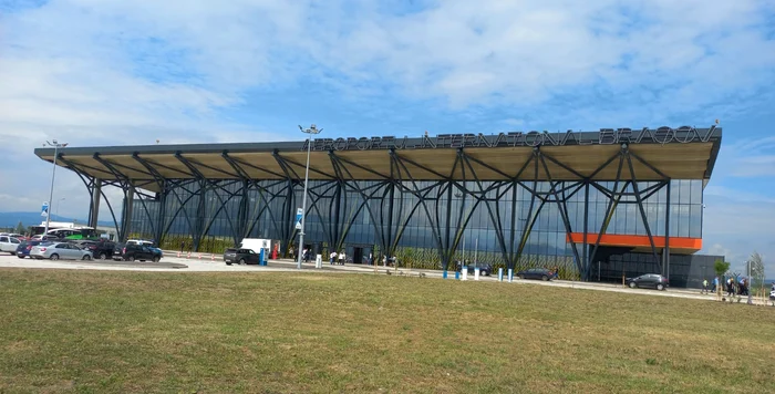 Aeroportul Internațional Brașov și-ar putea închide porțile FOTO Ioan Buciumar