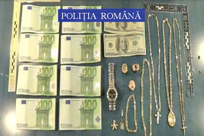 Larisa a înscenat jaful împreună cu iubitul ei
