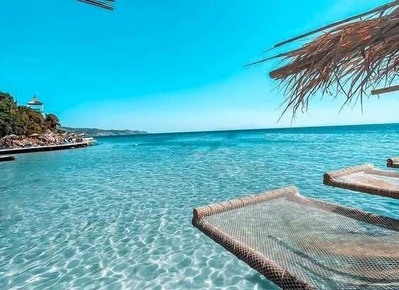 Ksamil, Albania. Foto: Pininterest