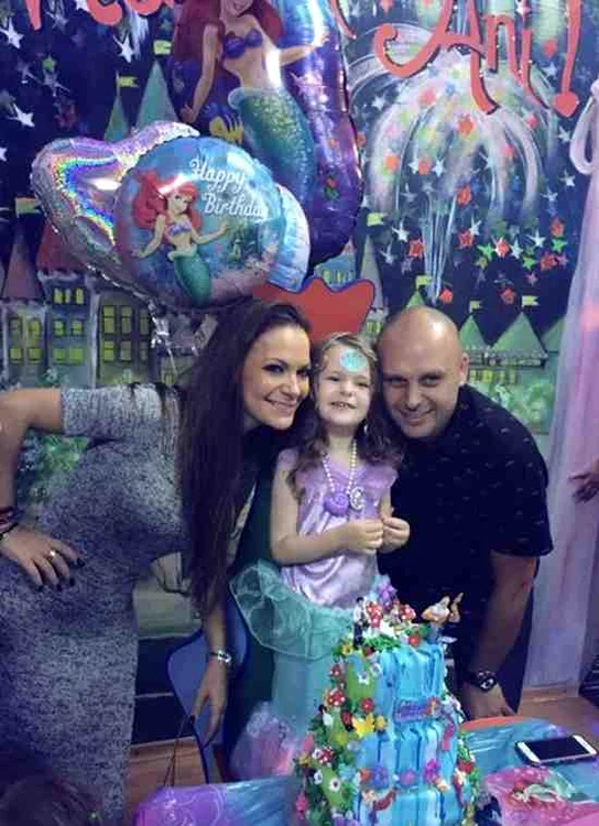 Sienna a avut un tort cu etaj cu personajul ei preferat din desenul animat Mica Sirenă