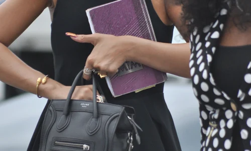 Rihanna la inmormantarea bunicii sale (FOTO SPLASH) jpeg