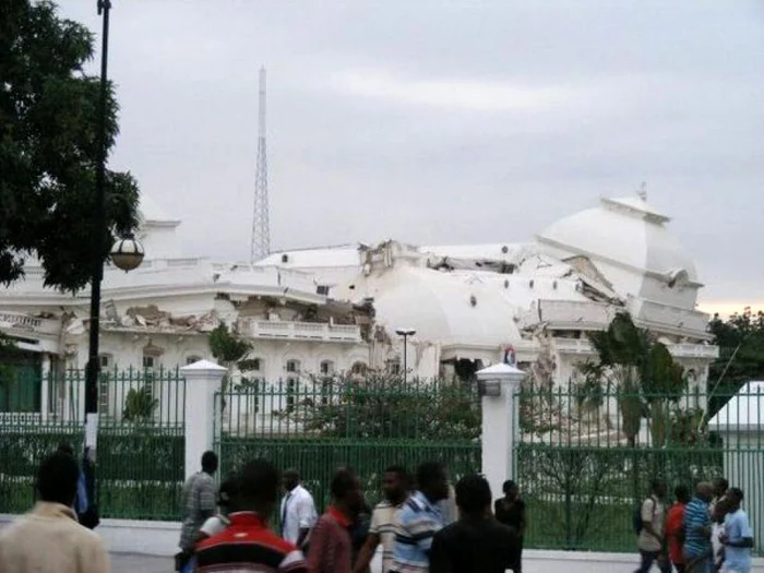 Palatul Regal din capitala Port-au-Prince este, acum, o ruină