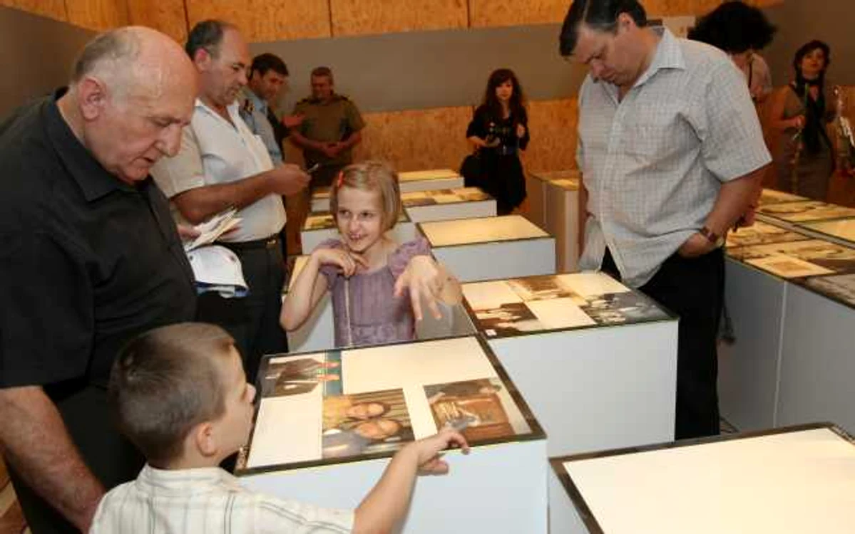 Expoziţia în cinstea lui Dumitru Prunariu a fost deschisă 