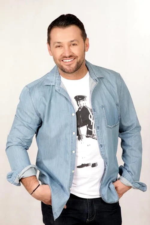 
    Remus Nica, specialistul culinar al emisiunii “Cireaşa de pe tort”, de la Prima TV  