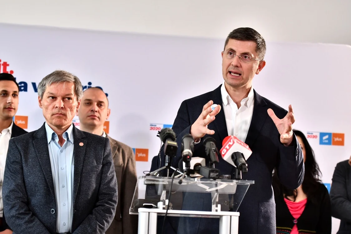 Dacian Cioloş şi Dan Barna. FOTO Mediafax / Remus Badea