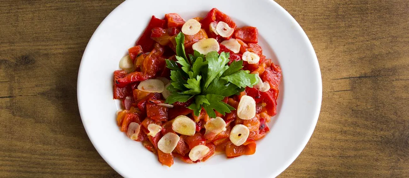 Salata de ardei copți. SURSA tasteatlas.com