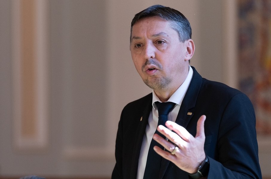 De ce consideră rectorul UBB „o naivitate” demersul lui Elon Musk împotriva inteligenței artificiale