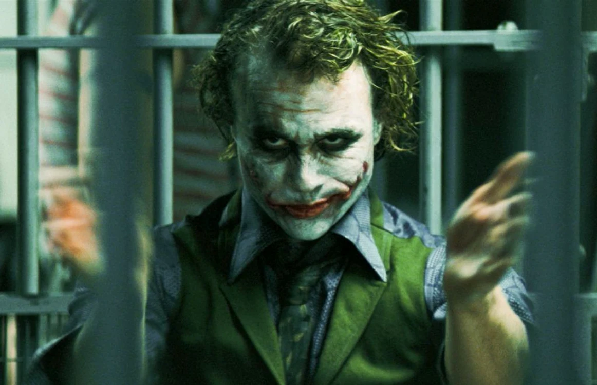Actorul Heath Ledger a fost personajul Cavalerul Negru în pelicula „Cavalerul Negru/ The Dark
Knight“ FOTO cinemagia.ro