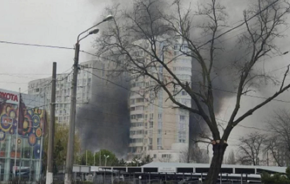 Atacul cu rachete de sâmbătă, de la Odesa, a vizat şi clădiri de locuinţe
