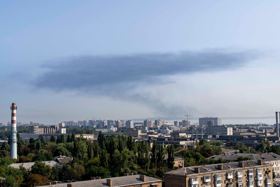 Rusia a lansat peste 100 de rachete şi circa 100 de drone în atacul masiv asupra Ucrainei, spune Zelenski