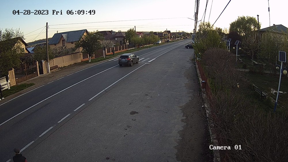 Bătrân lovit pe trecerea de pietoni, de un TIR. Făcuse semn mașinilor să treacă, atunci când acestea încetiniseră VIDEO