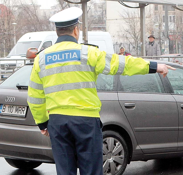 
     Legea salarizării a băgat zâzanie între bugetarii din Educaţie şi cei din Sănătate  