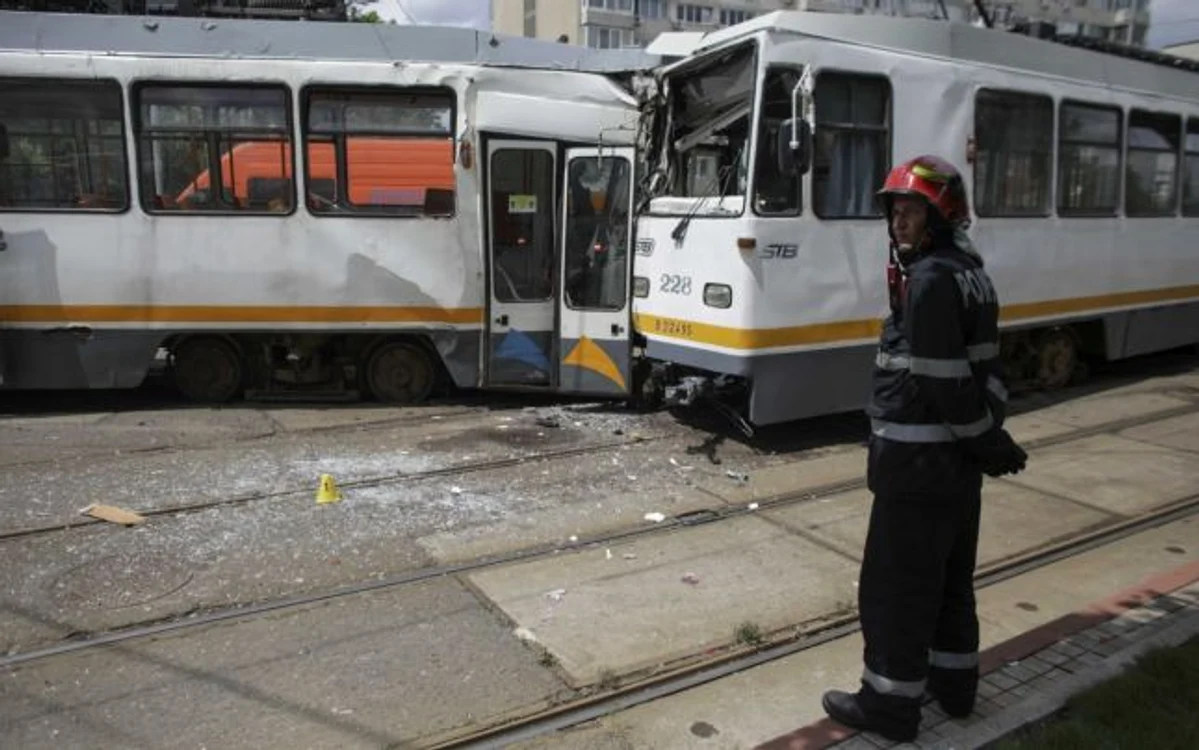 Accident tramvai Şura Mare FOTO Inquam Photos / Octav Ganea