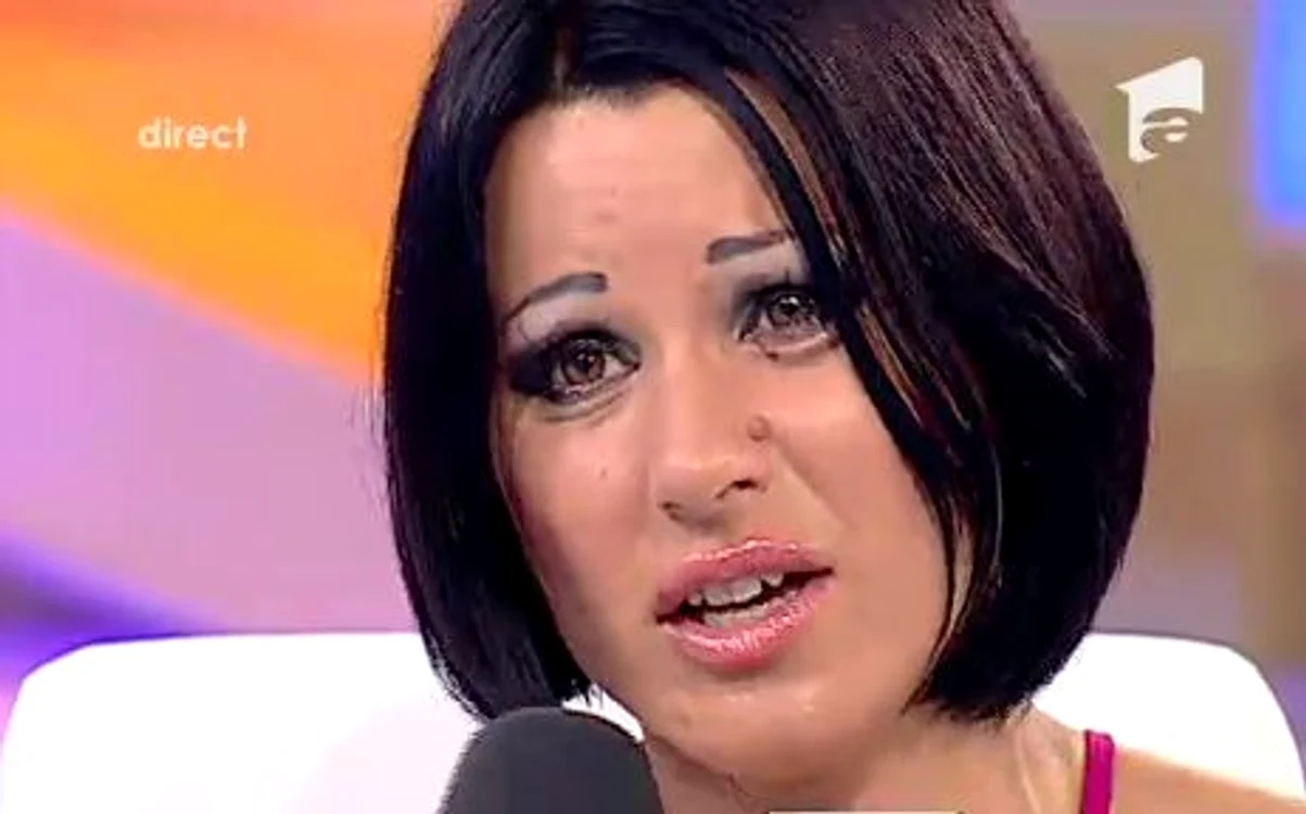 Roxana Marinescu susţine că a fost atacată de un bărbat care a intrat peste ea în casă