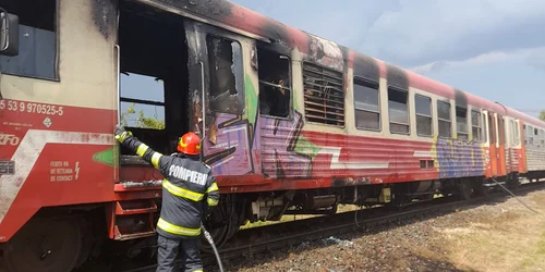 incendiu tren1 jpg