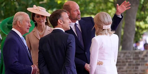 macron franșa jpg