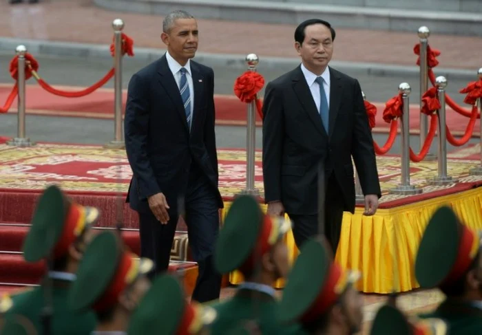 Barack Obama insotit la Hanoi de presedintele vietnamez Tran Dai Quang FOTO AFP