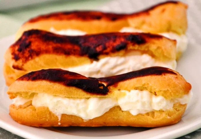 Răsfaţă-te cu ecleruri cu cremă de vanilie!clickpoftabuna.ro