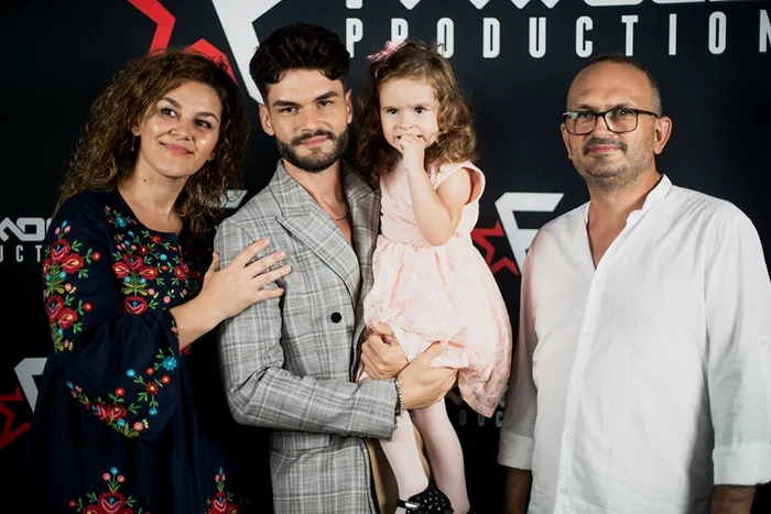 Edward, alături de familia sa 