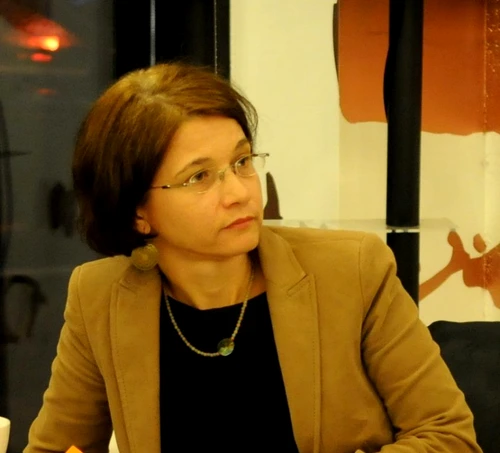 Lux, modă și identitate socială în Balcani jpeg