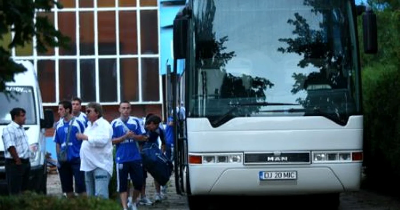 Fotbaliştii Universităţii ar putea părăsi definitiv cantonamentul din Lunca Jiului
